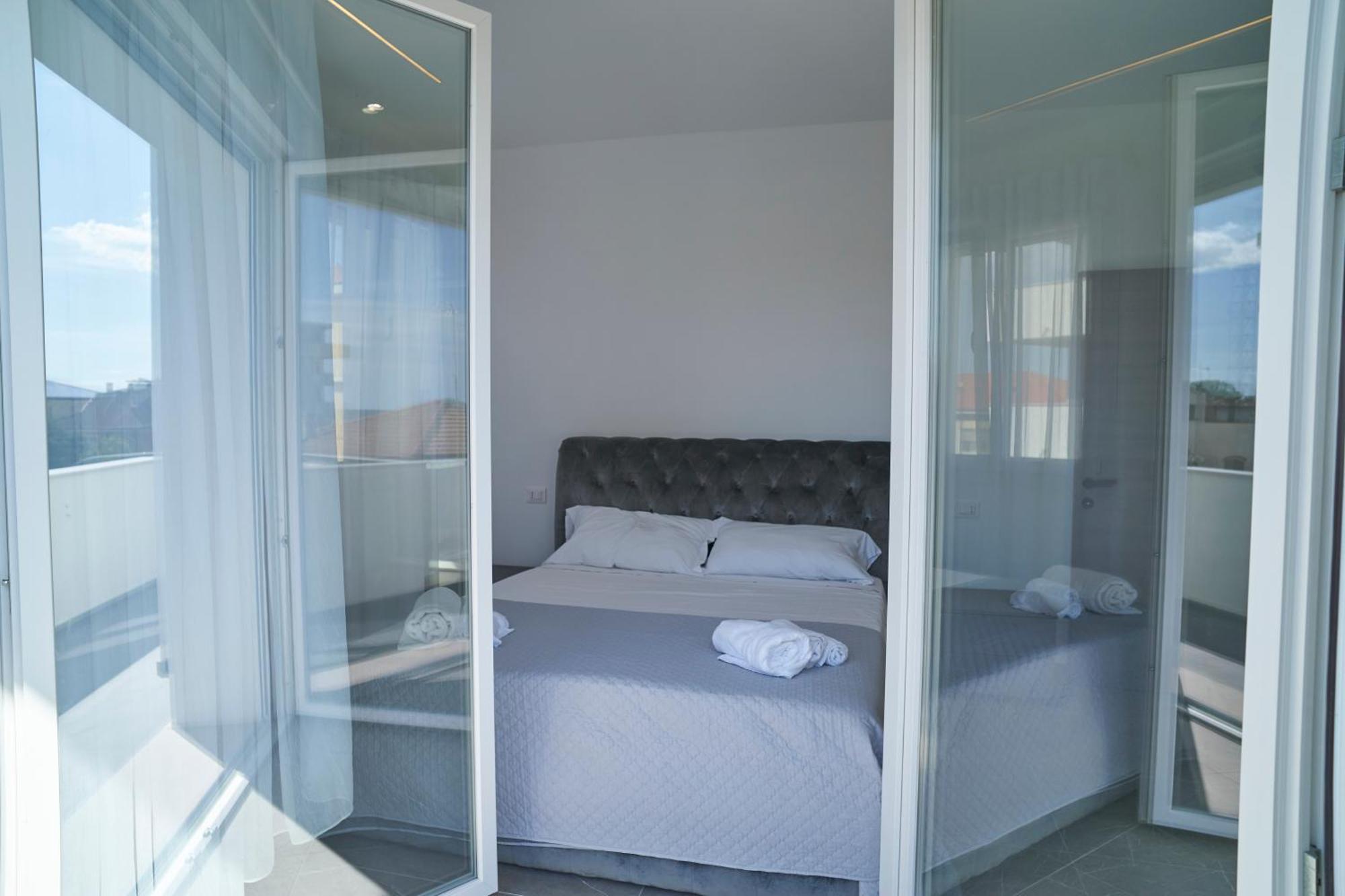 Villa Borghesi Suites Fronte Mare Rimini Ngoại thất bức ảnh